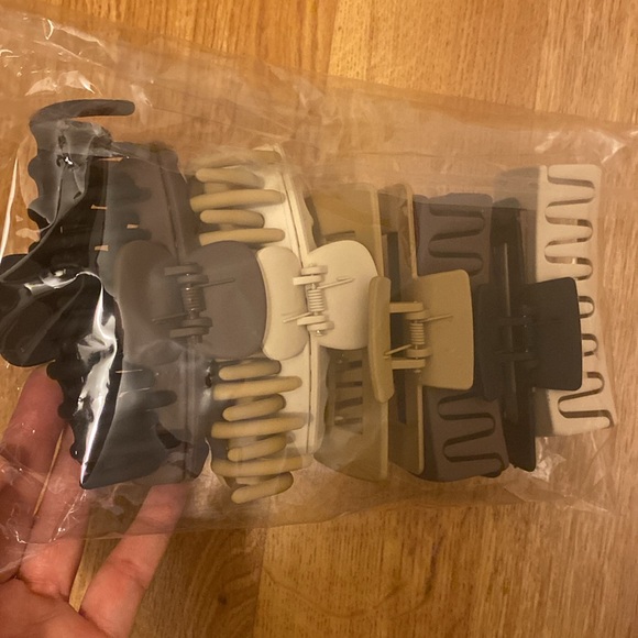 🌟$5 add on🌟 Hair claw clips - Picture 4 of 4